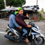 Rais Syuriah MWCNU Kraksaan Ikut Konvoi Bersepeda Motor Bonceng Istri, Curi Perhatian Kader NU
